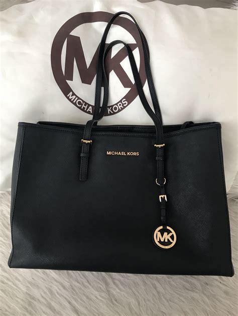 gambar tas michael kors|tas Michael Kors.